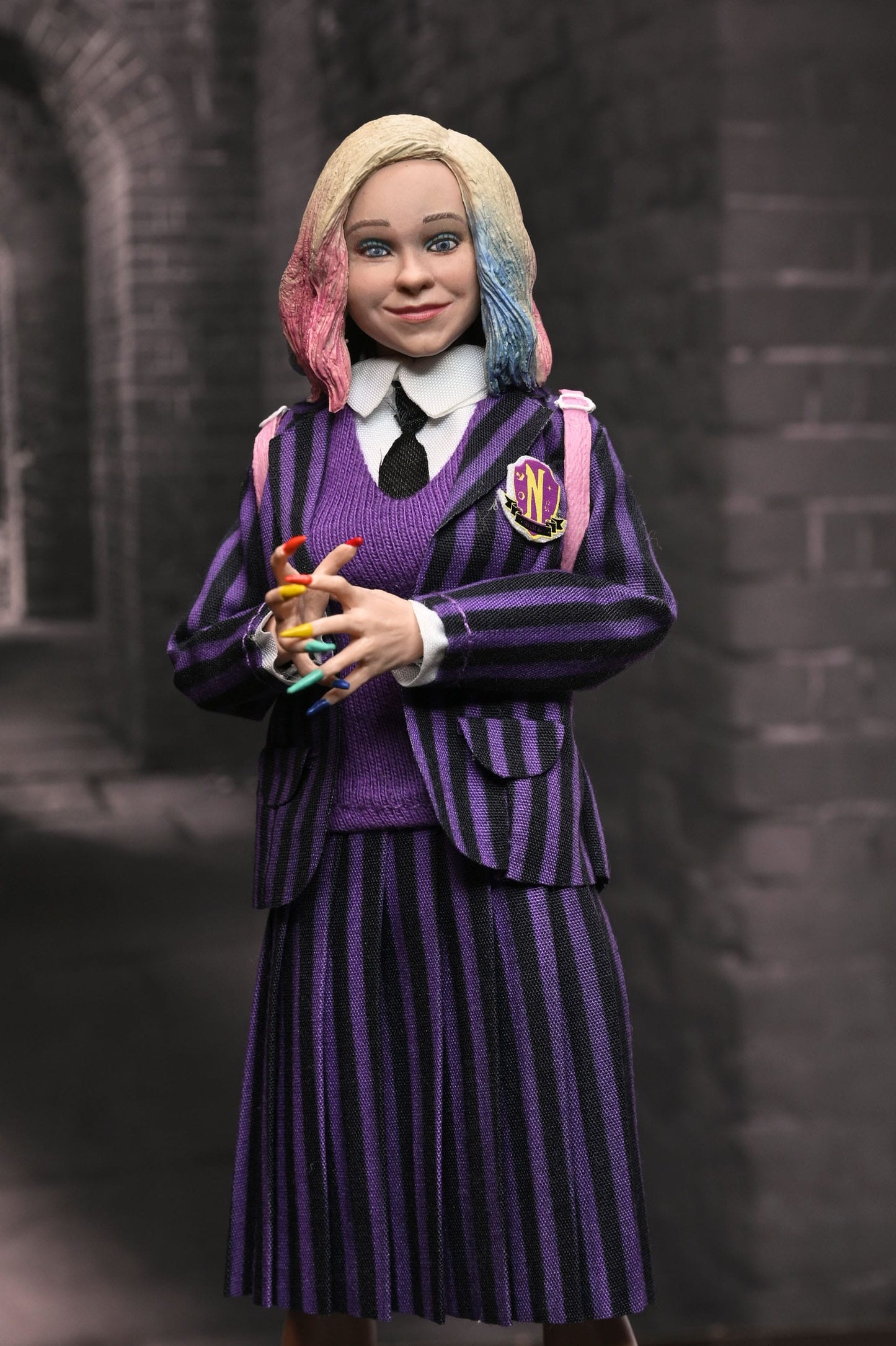 Mercredi Wednesday Pack de 2 figurines Wednesday Addams (Nevermore Uniform) et Enid 20cm Neca