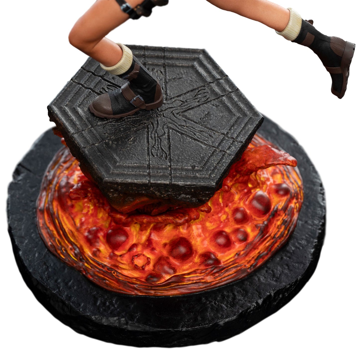 Tomb Raider Lara Croft The Sanctuary of Flame statuette 18cm Weta Workshop