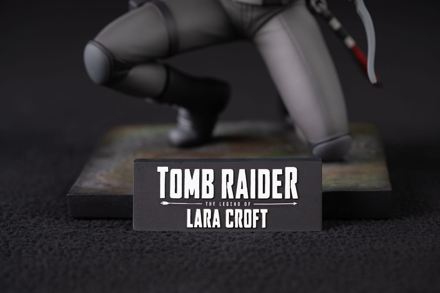 Tomb Raider Lara Croft The Legend of Lara Croft statuette PVC 19 cm Dark Horse Comics