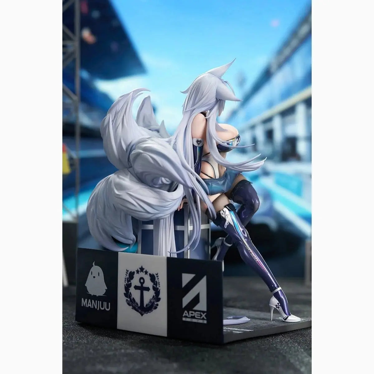 Azur Lane figurine PVC 1/7 Shinano Moonlit Chrome Ver. Acrylic Special Edition w/Display 25 cm - Image 7