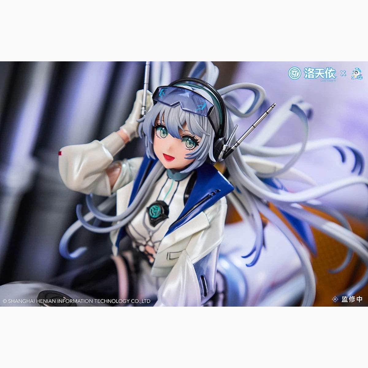 Vsinger statuette PVC 1/7 Vsinger Luo Tianyi Retro-Future Storm Driver Ver. 23 cm - Image 5