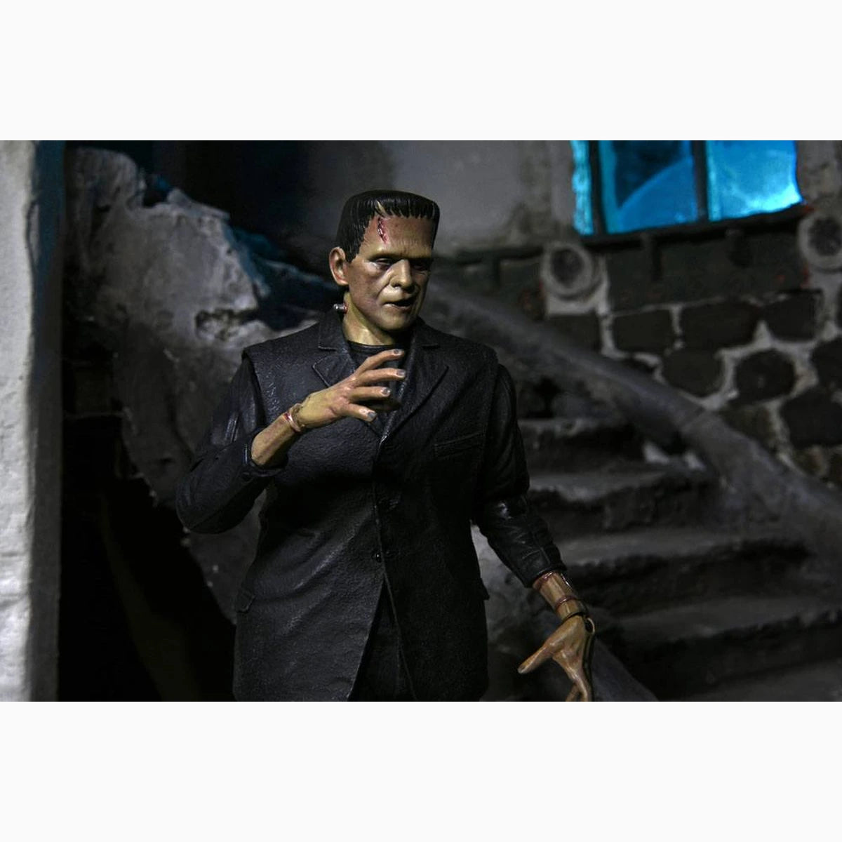 Universal Monsters figurine Ultimate Frankenstein's Monster (Color) 18 cm - Image 6