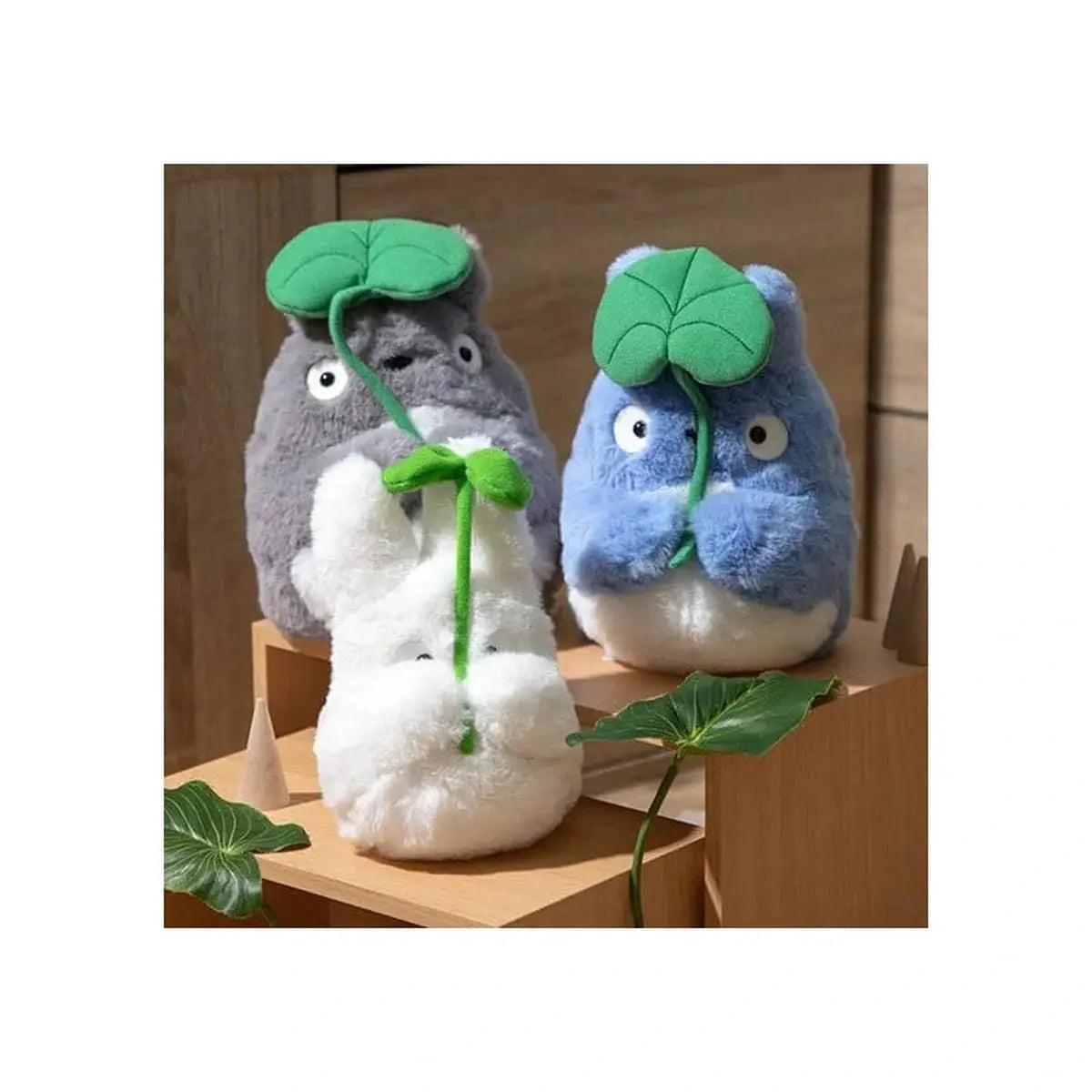 Mon voisin Totoro Nakayoshi Figurine en peluche Big Totoro with leaf 21 cm - Image 4