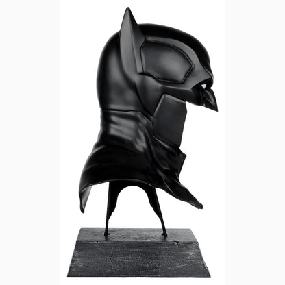 Batman DC Direct Mini-réplique 1/3 Batman Masque (Batman: Noel) 23 cm - Image 6
