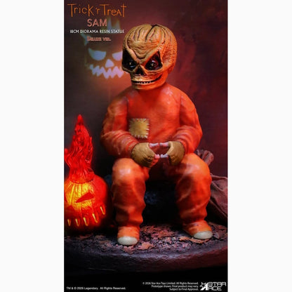Trick R Treat Diorama Resin Statue Sam DX 18 cm - Image 1