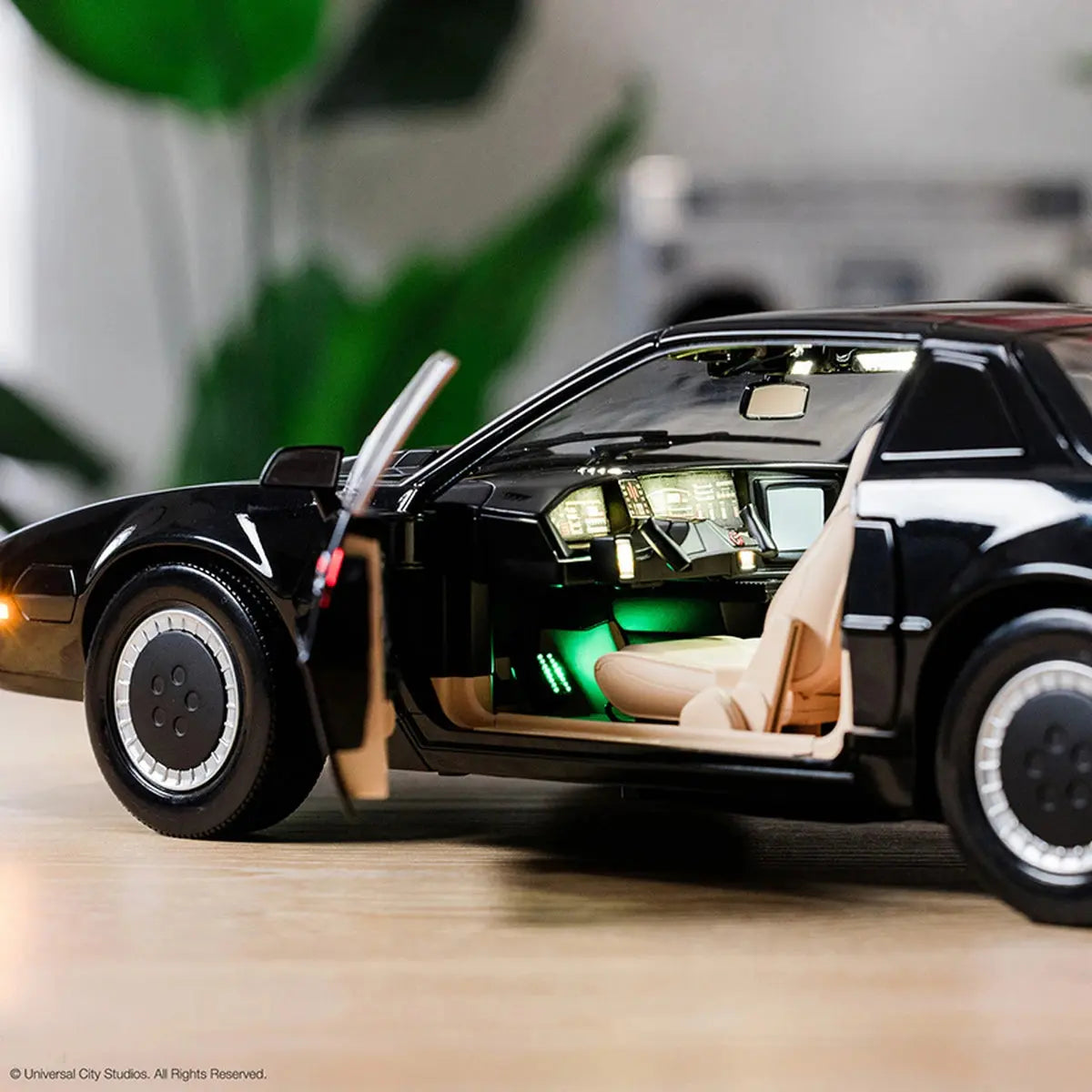 Kight Rider K2000 1:10 Die Cast Kitt Replica - Image 3