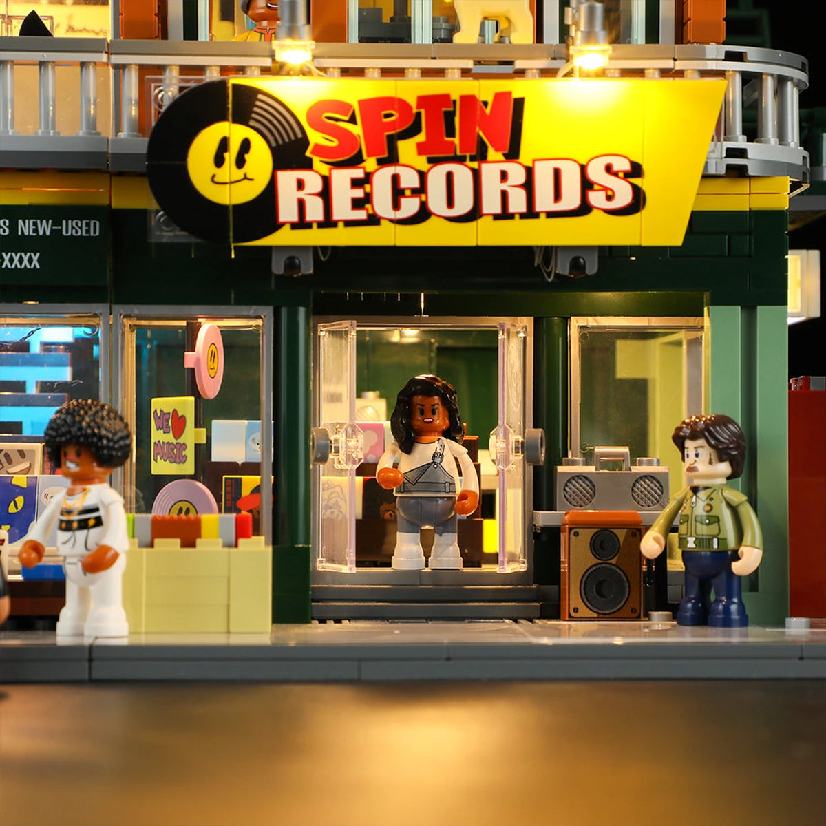 Lumibricks Street Fusion 19003 Record Store - Image 4