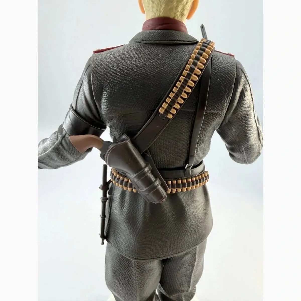 Metal Gear Solid: Snake Eater figurine PVC Ocelot 20 cm - Image 6