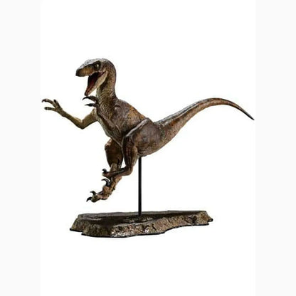Jurassic Park statuette Prime Collectibles 1/10 Velociraptor Jump 21 cm - Image 1
