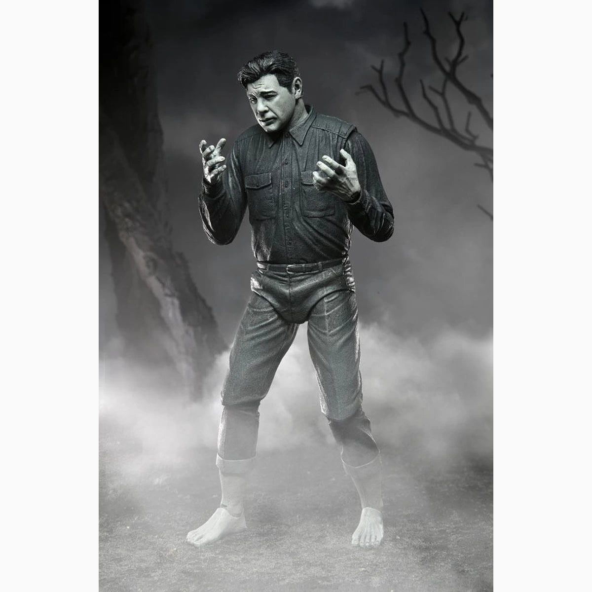 Universal Monsters figurine Ultimate The Wolf Man (Black & White) 18 cm - Image 5