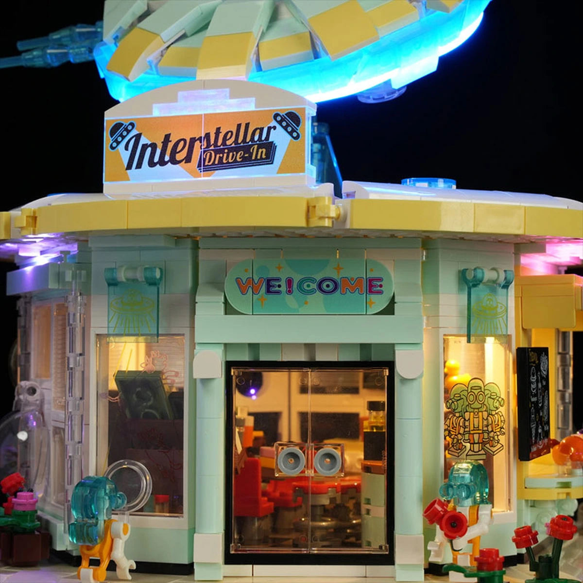 Lumibricks Road Trip 18006 Interstellar Drive-In - Image 4