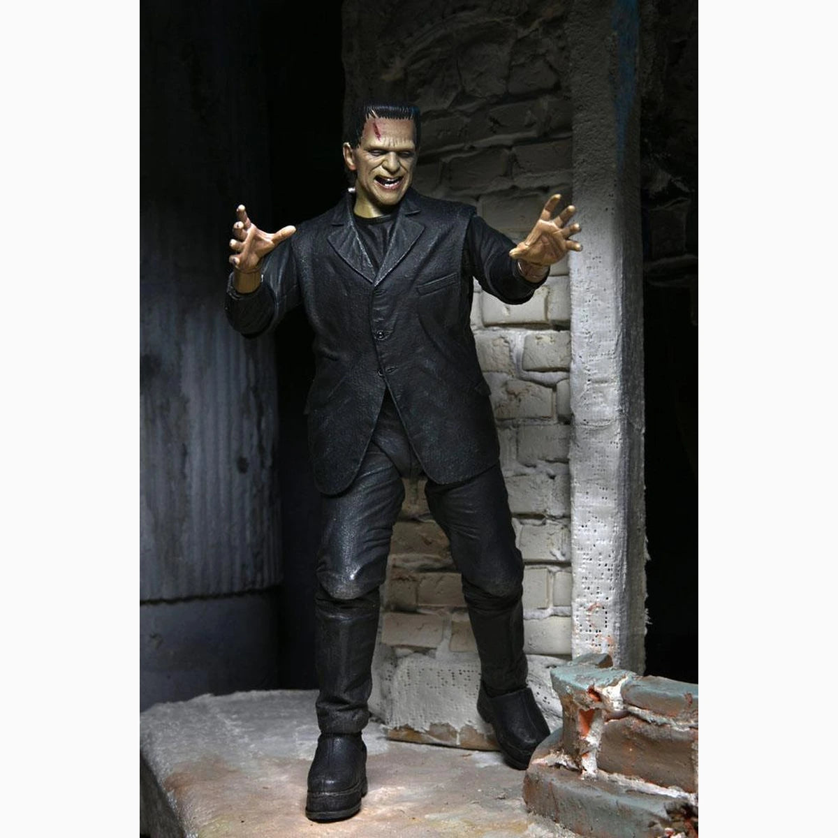 Universal Monsters figurine Ultimate Frankenstein's Monster (Color) 18 cm - Image 4