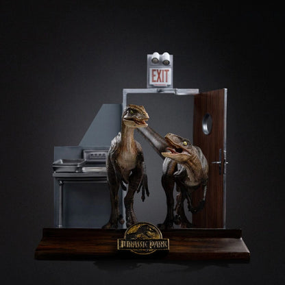 Jurassic Park statuette 1/10 Art Scale Raptors at the Kitchen's Door 28 cm - Image 4