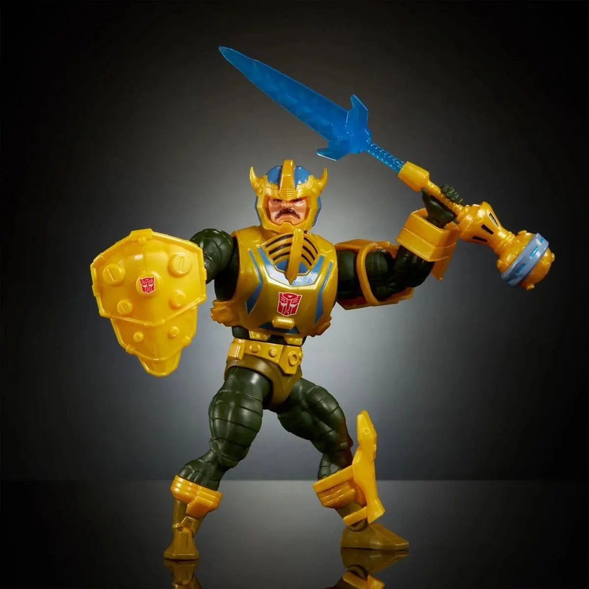 Masters of the Universe x Transformers figurine Bumblebee Armor Man-At-Arms heo European Exclusive 14 cm - Image 7