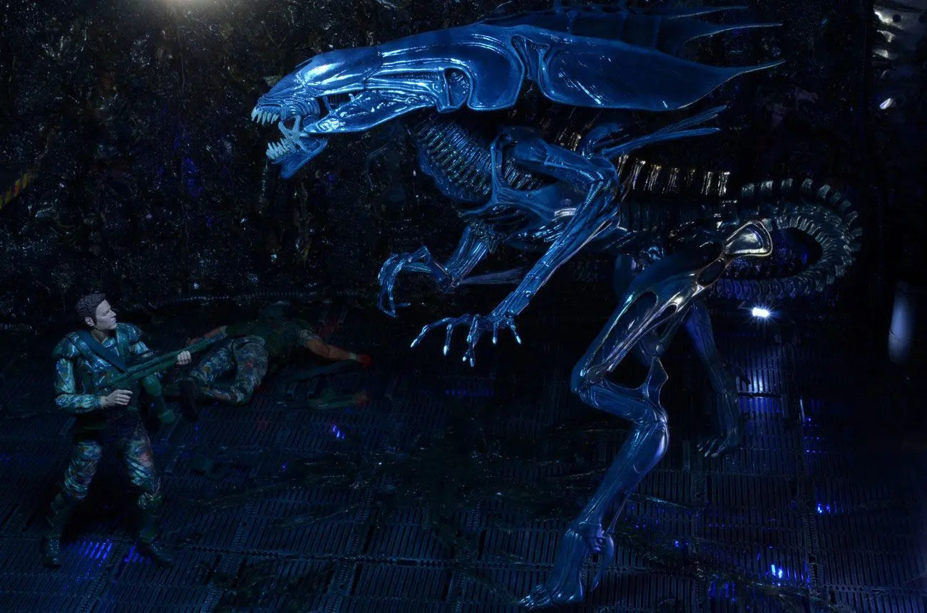 Alien figurine Ultra Deluxe Alien Queen Neca 76 cm - Rue Du Retro