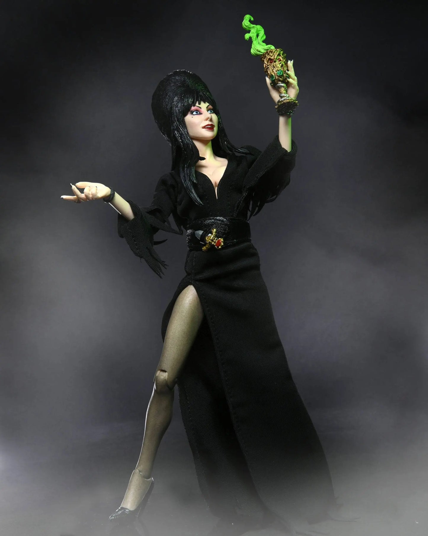 Elvira, Mistress of the Dark figurine Clothed 20cm Neca