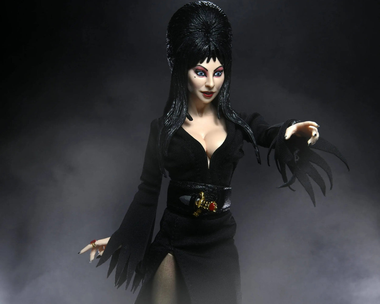 Elvira, Mistress of the Dark figurine Clothed 20cm Neca
