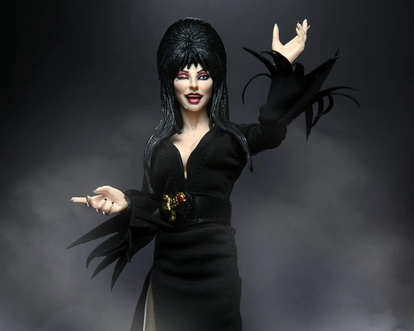 Elvira, Mistress of the Dark figurine Clothed 20cm Neca