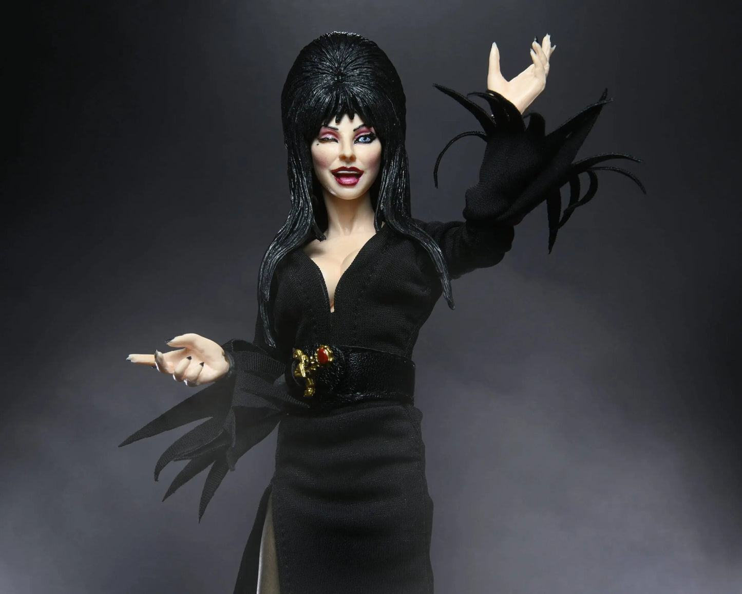 Elvira, Mistress of the Dark figurine Clothed 20cm Neca