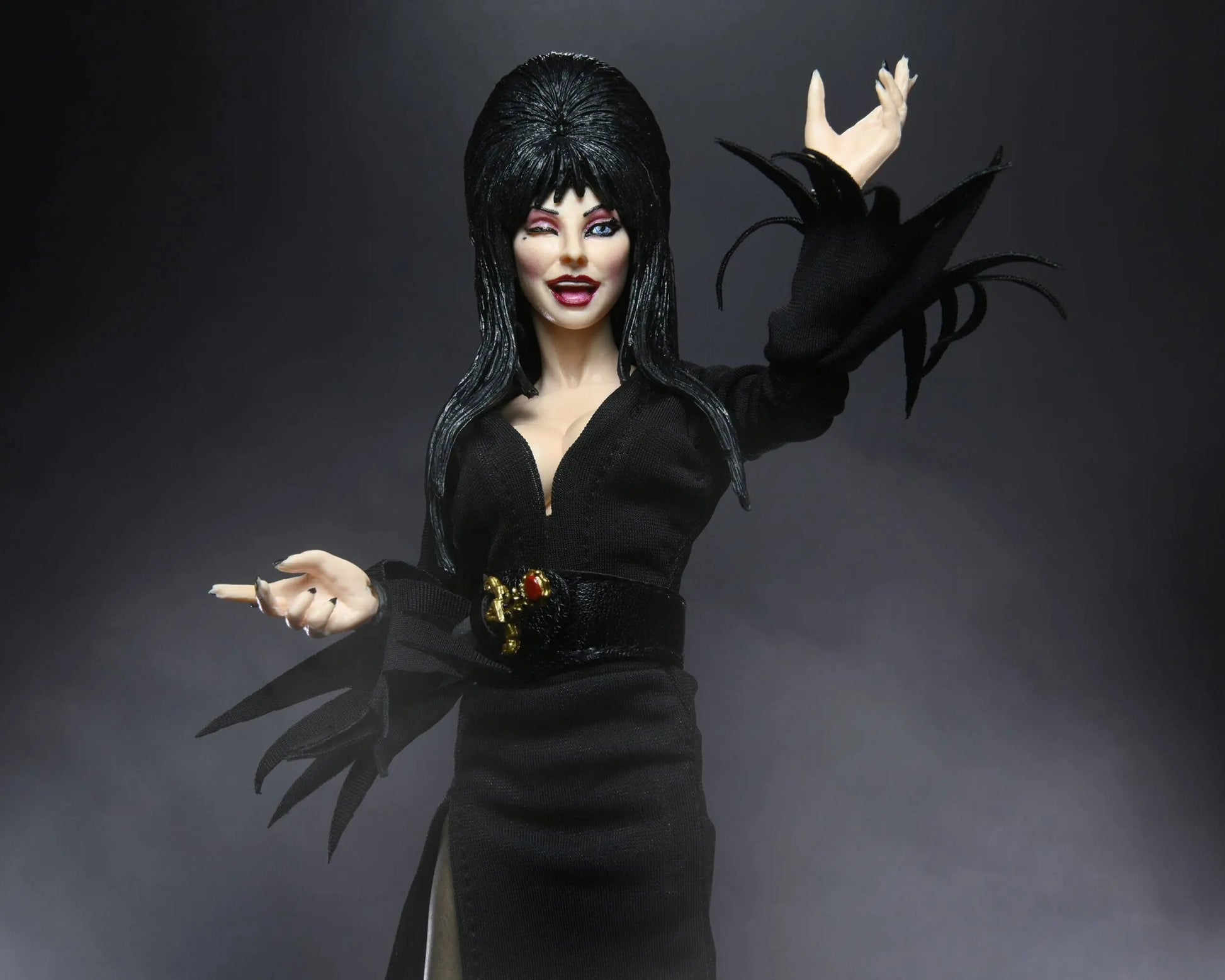 Elvira, Mistress of the Dark figurine Clothed 20cm Neca