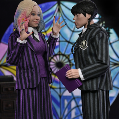 Mercredi Wednesday Pack de 2 figurines Wednesday Addams (Nevermore Uniform) et Enid 20cm Neca