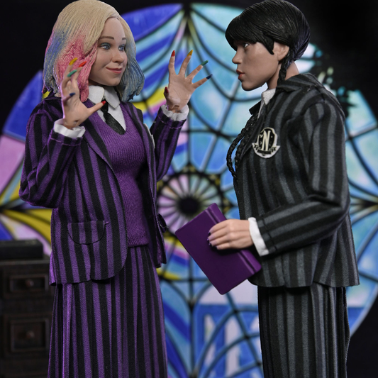 Mercredi Wednesday Pack de 2 figurines Wednesday Addams (Nevermore Uniform) et Enid 20cm Neca