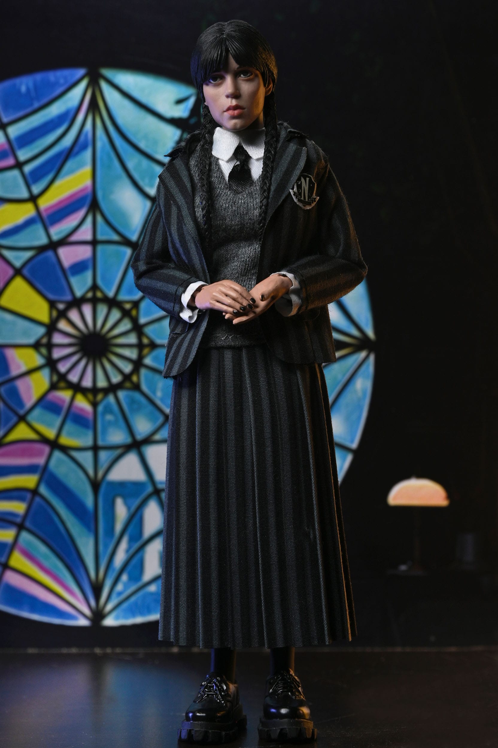 Mercredi Wednesday Pack de 2 figurines Wednesday Addams (Nevermore Uniform) et Enid 20cm Neca