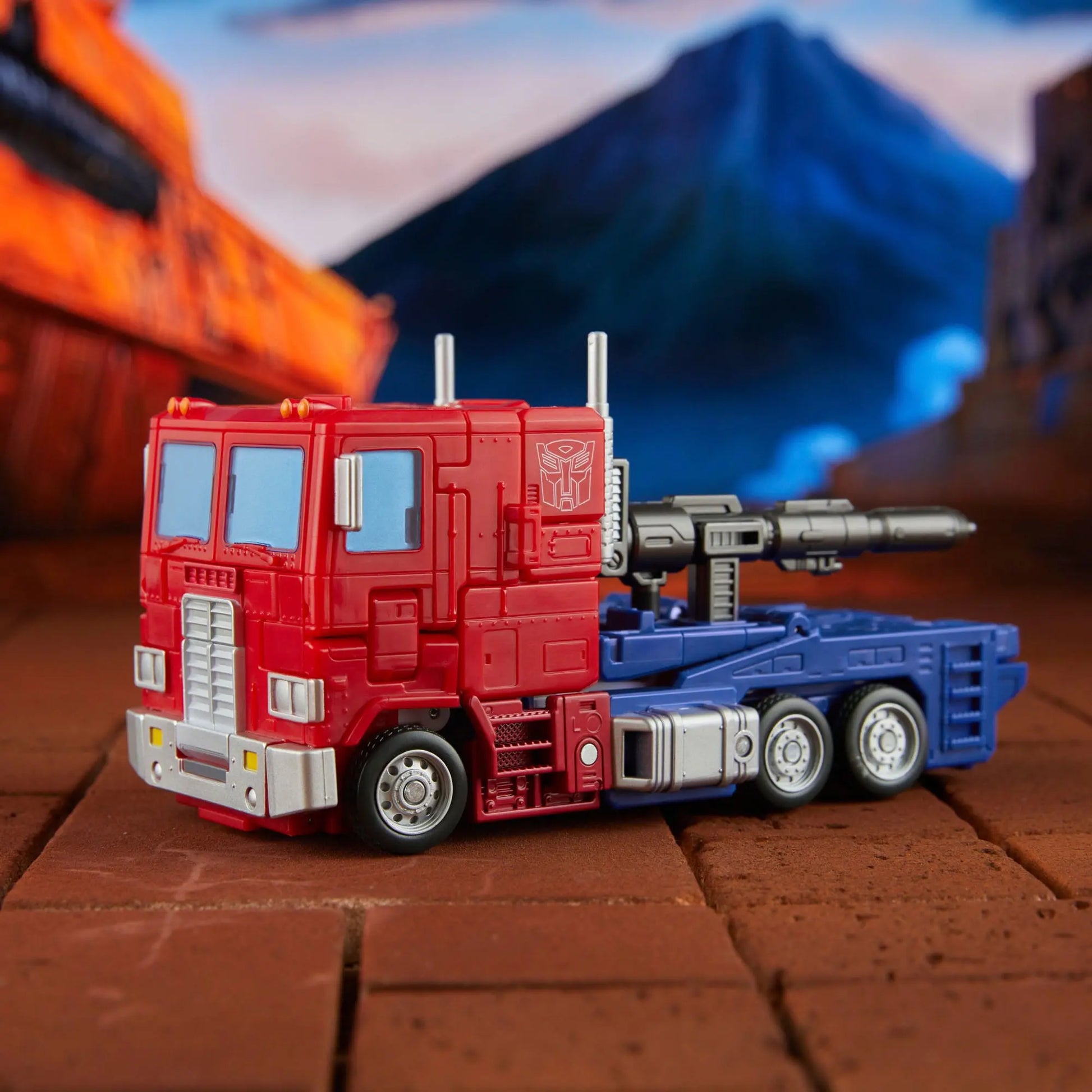 Optimus Prime Transformers The Movie Generations Studio Series Commander Class figurine 18cm Hasbro