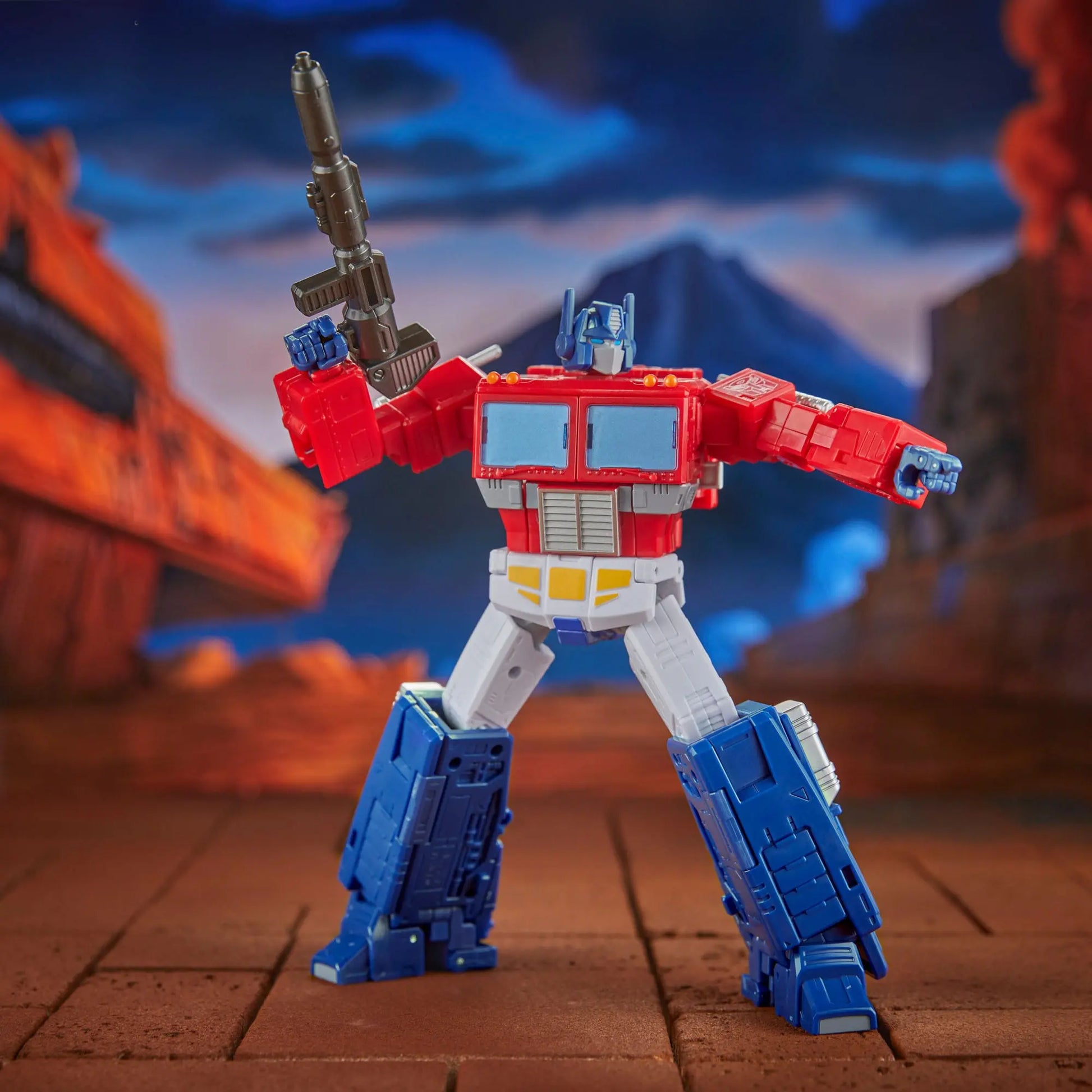 Optimus Prime Transformers The Movie Generations Studio Series Commander Class figurine 18cm Hasbro