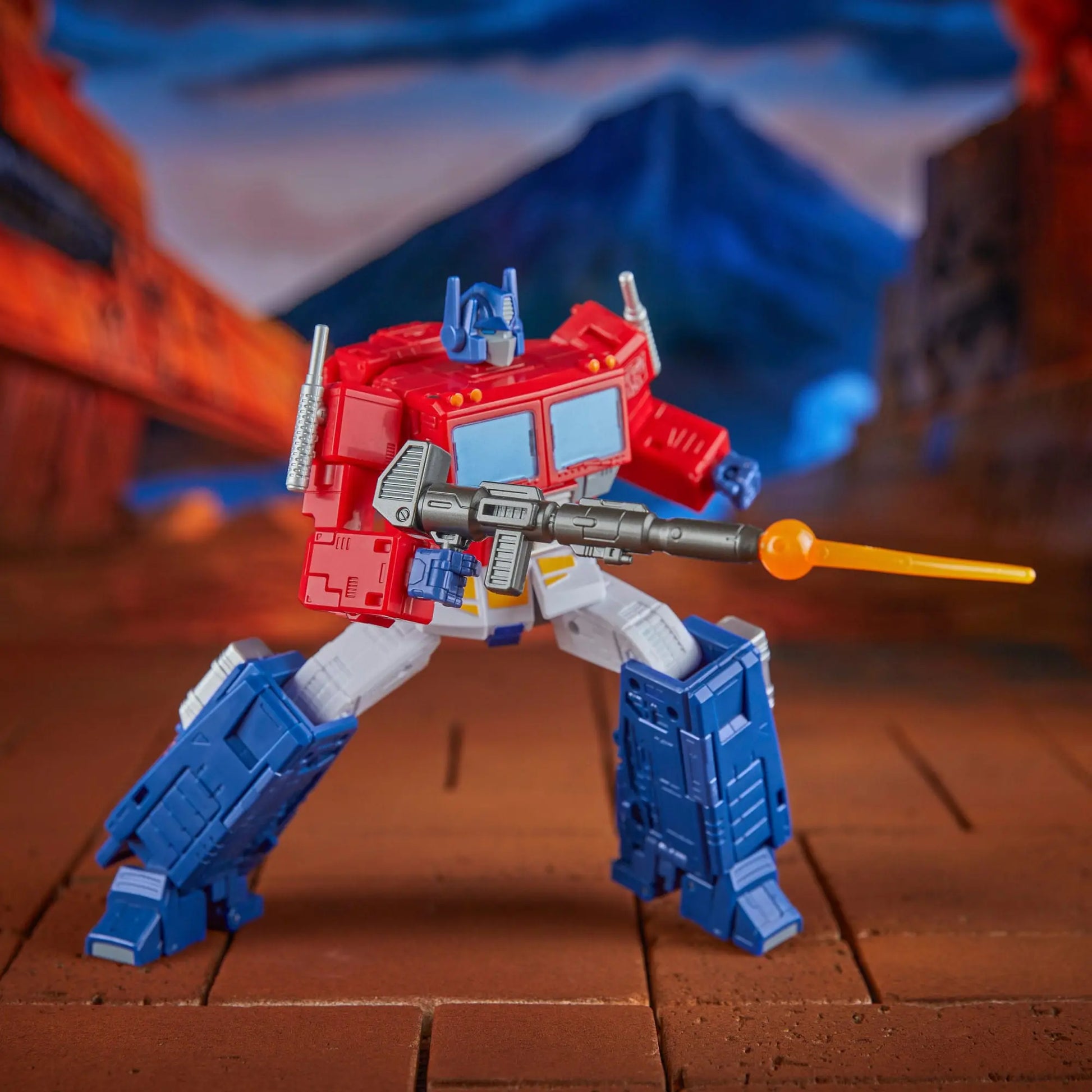 Optimus Prime Transformers The Movie Generations Studio Series Commander Class figurine 18cm Hasbro