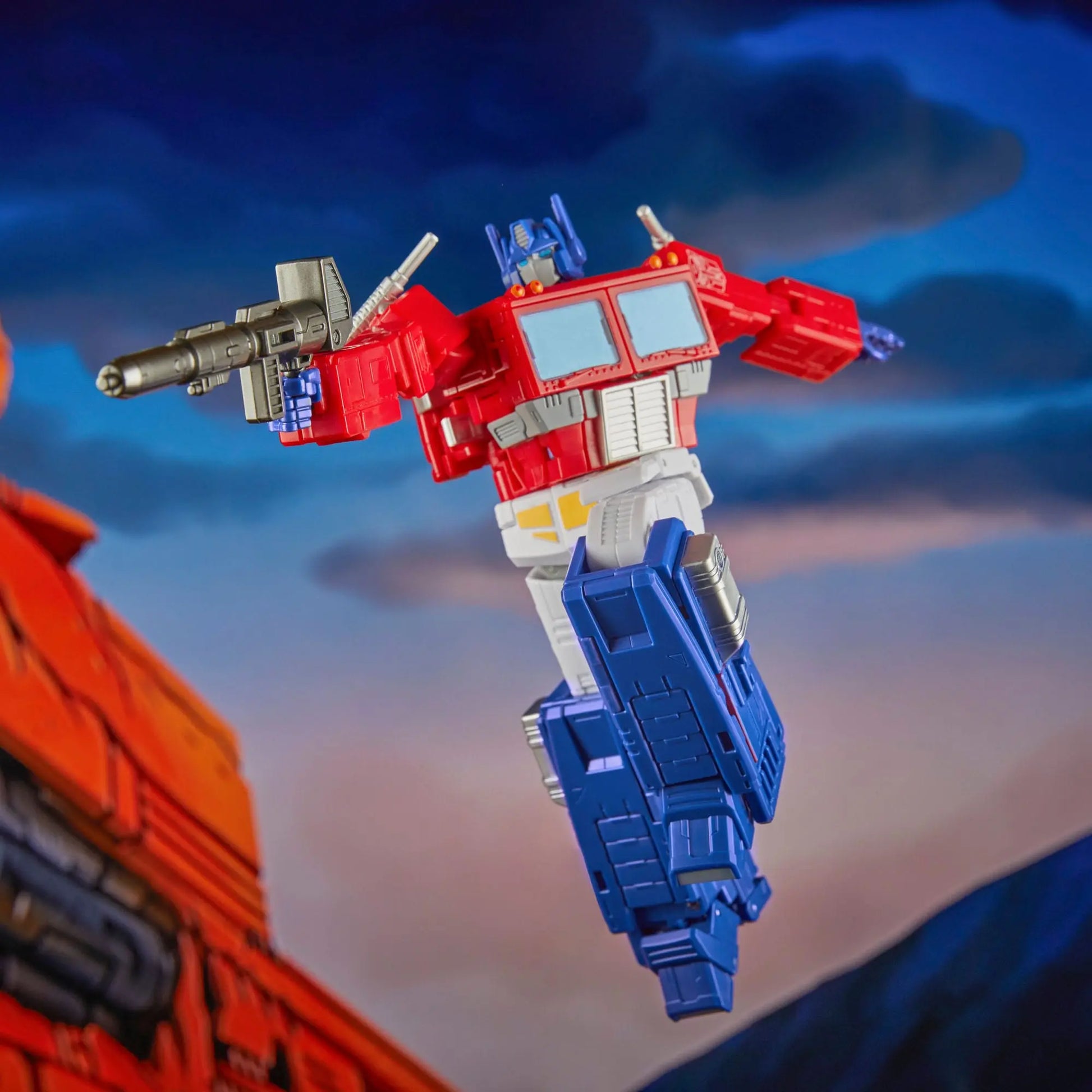 Optimus Prime Transformers The Movie Generations Studio Series Commander Class figurine 18cm Hasbro