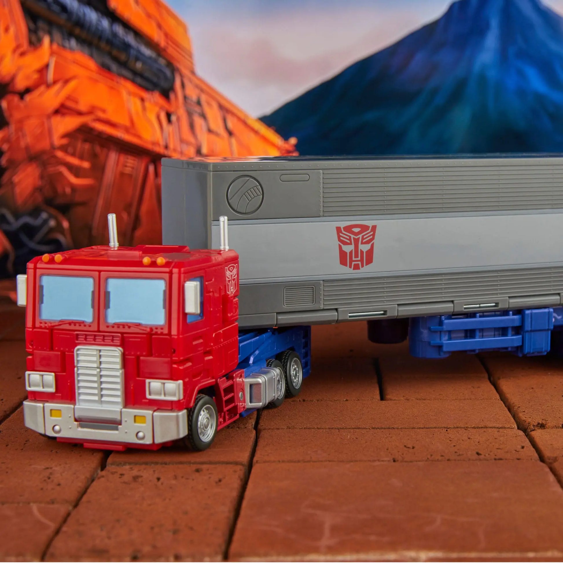 Optimus Prime Transformers The Movie Generations Studio Series Commander Class figurine 18cm Hasbro