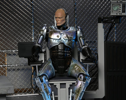 RoboCop figurine Ultimate Battle Damaged RoboCop with Chair 18 cm Neca