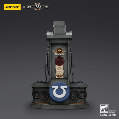 Warhammer 40000 Space Marine 2 replique Ultramarines Lieutenant Titus casque avec présentoir 44 cm - Rue Du Retro