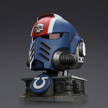 Warhammer 40000 Space Marine 2 replique Ultramarines Lieutenant Titus casque avec présentoir 44 cm - Rue Du Retro