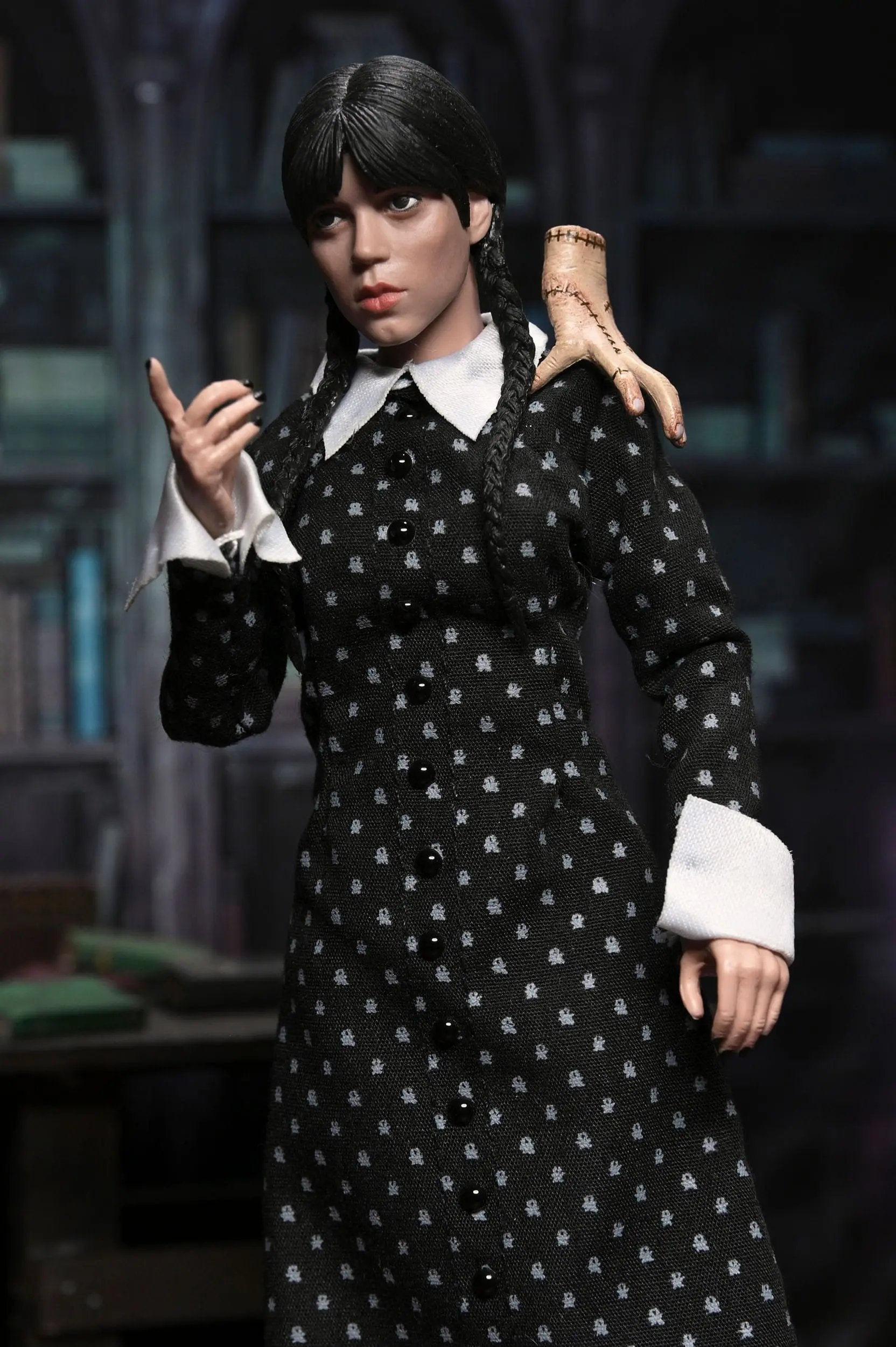 Mercredi Wednesday figurine Classic Dress 20cm Neca