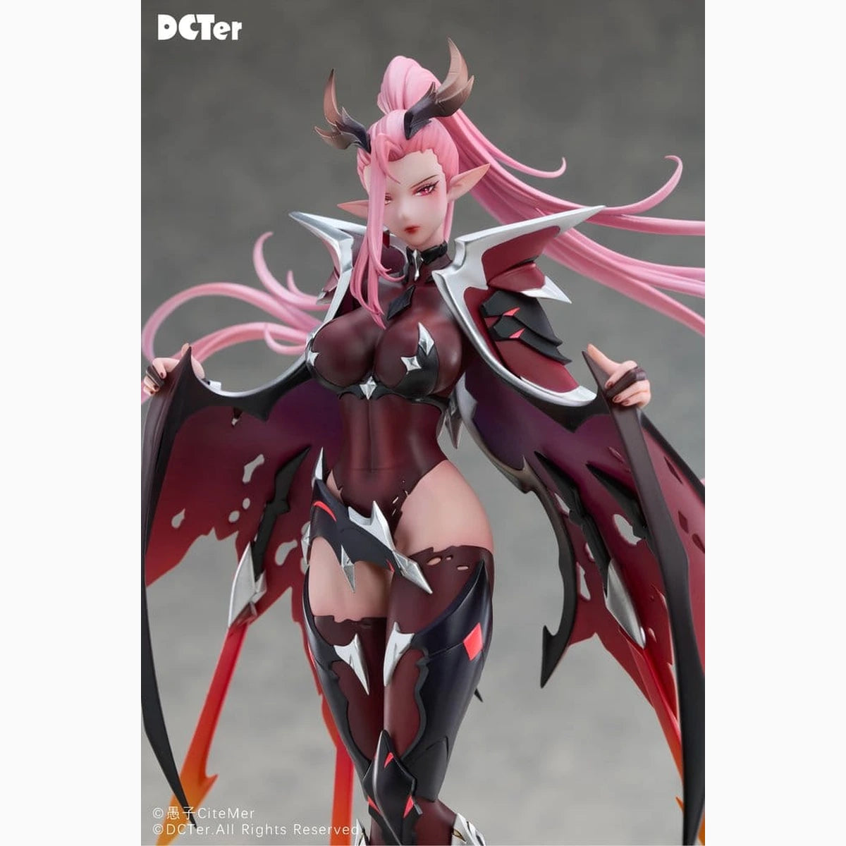 Original Character figurine PU 1/7 Heslion Draco Bellatrix Feminina 27 cm - Image 6