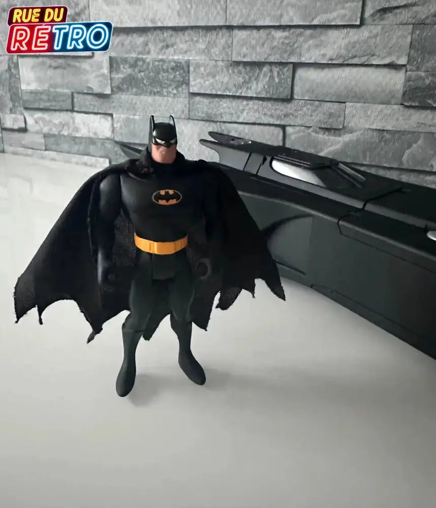 Batmobile 1993 Kenner Custom Noir Mat / Full Matt me Black Paint et Batman Combat Belt