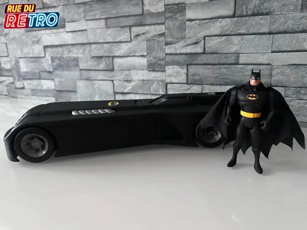 Batmobile 1993 Kenner Custom Noir Mat / Full Matt me Black Paint et Batman Combat Belt