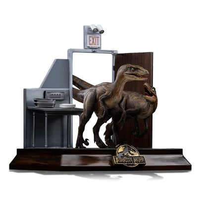 Jurassic Park statuette 1/10 Art Scale Raptors at the Kitchen's Door 28 cm - Image 1
