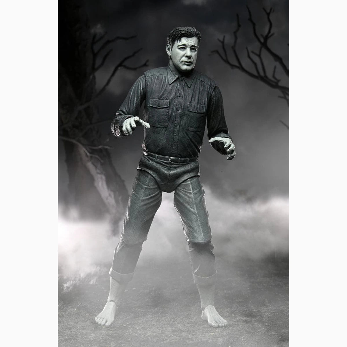Universal Monsters figurine Ultimate The Wolf Man (Black & White) 18 cm - Image 4