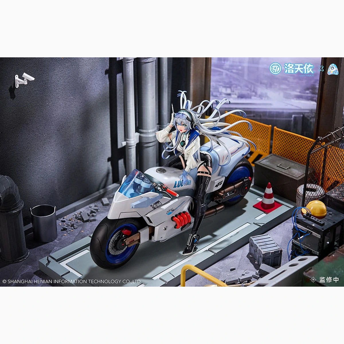 Vsinger statuette PVC 1/7 Vsinger Luo Tianyi Retro-Future Storm Driver Ver. 23 cm - Image 3
