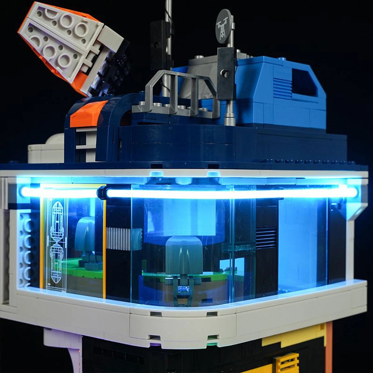 Lumibricks Cyberpunk Neoncity 17006 Floating Train Station - Image 2