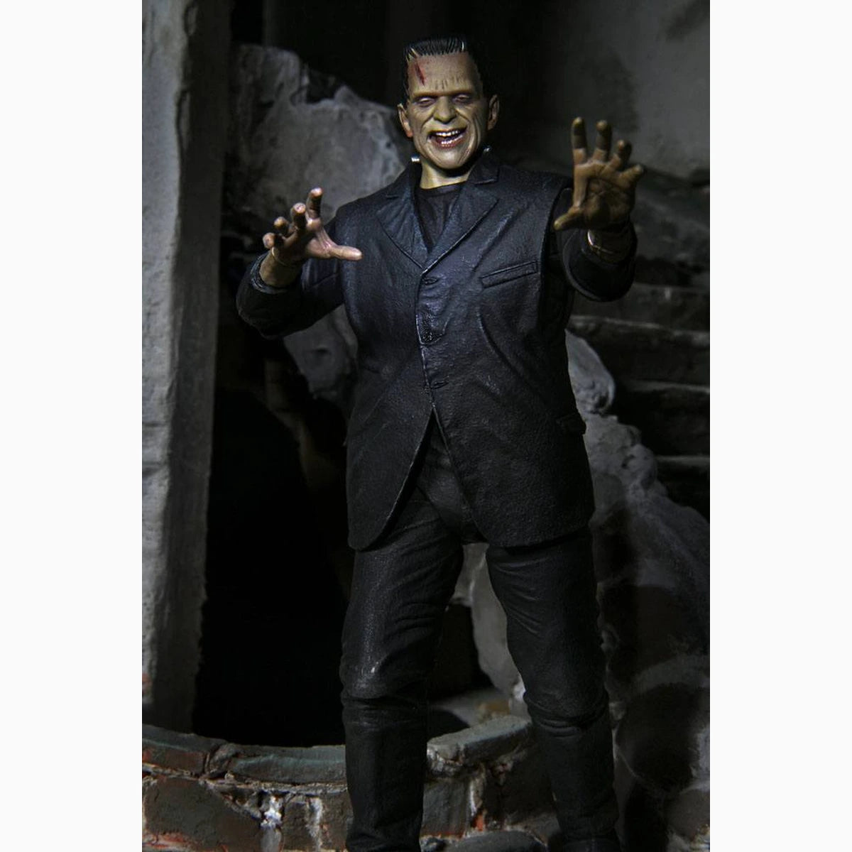 Universal Monsters figurine Ultimate Frankenstein's Monster (Color) 18 cm - Image 3