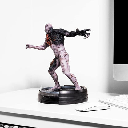 Resident Evil Statue Tyrant - Image 3