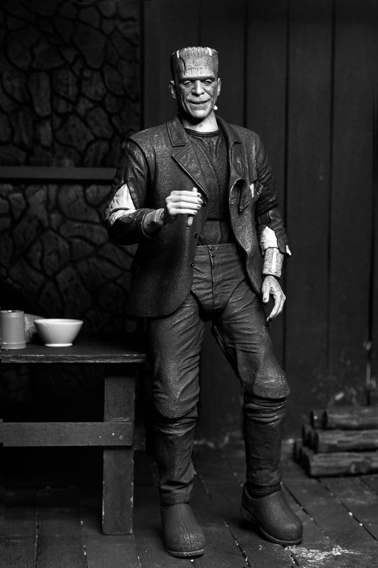 Frankenstein's Monster Universal Monsters figurine Ultimate (Bride of Frankenstein) (B&W) 18 cm Neca
