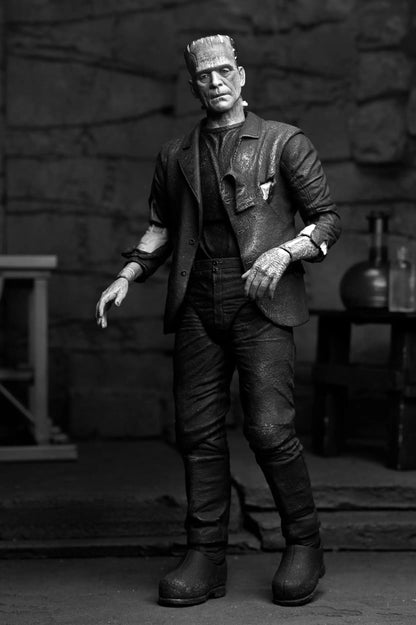 Frankenstein's Monster Universal Monsters figurine Ultimate (Bride of Frankenstein) (B&W) 18 cm Neca
