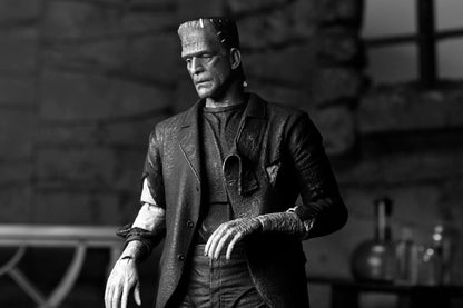 Frankenstein's Monster Universal Monsters figurine Ultimate (Bride of Frankenstein) (B&W) 18 cm Neca