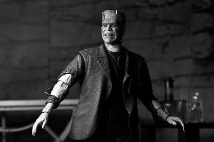 Frankenstein's Monster Universal Monsters figurine Ultimate (Bride of Frankenstein) (B&W) 18 cm Neca