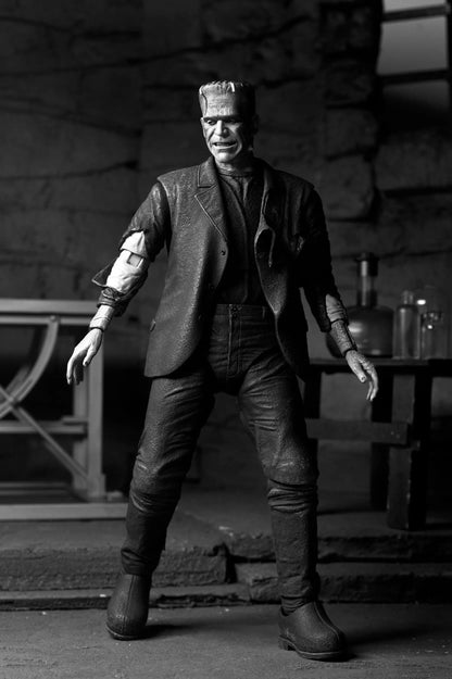 Frankenstein's Monster Universal Monsters figurine Ultimate (Bride of Frankenstein) (B&W) 18 cm Neca